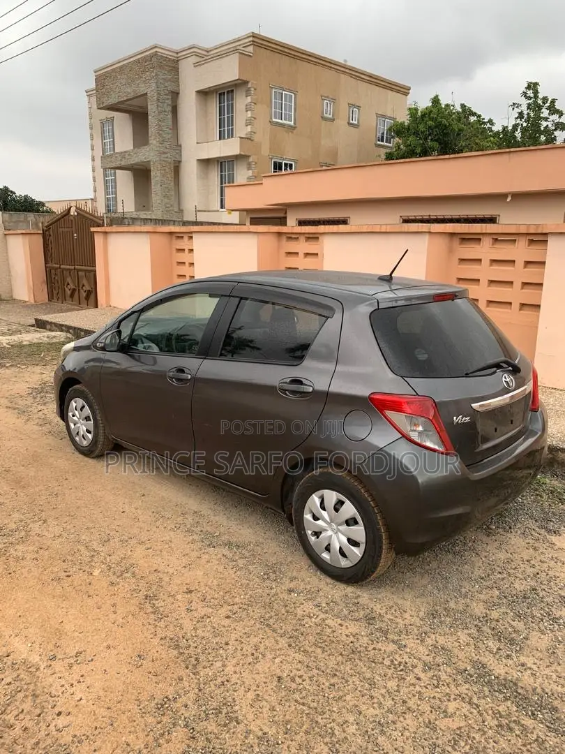 Toyota Vitz 2013 Gray