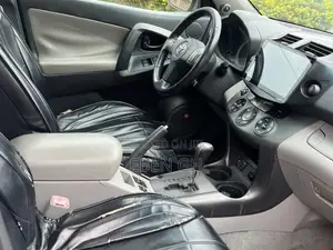 Toyota RAV4 2.5 Limited 2010 White