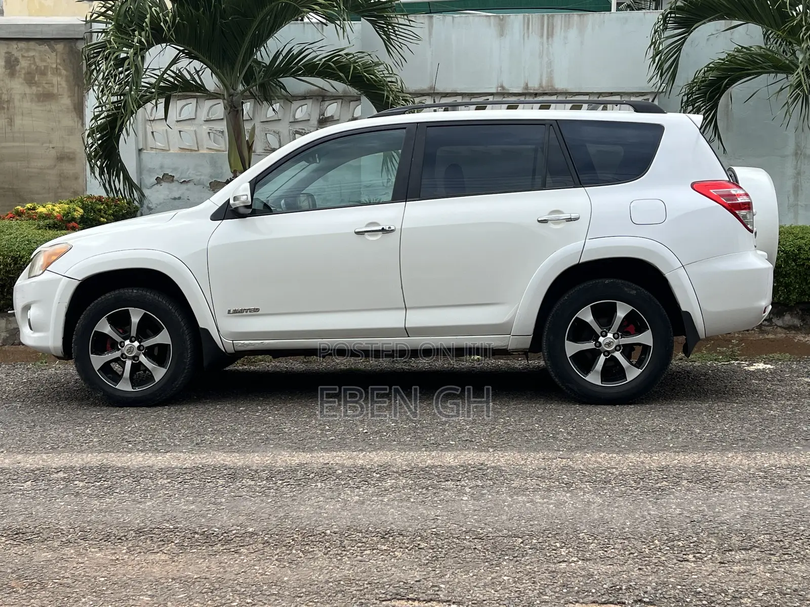 Toyota RAV4 2.5 Limited 2010 White
