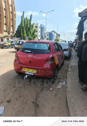 Toyota Vitz 2010 Red