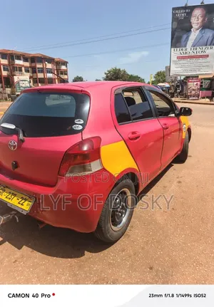 Toyota Vitz 2010 Red