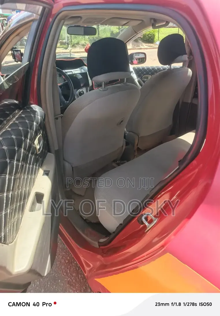 Toyota Vitz 2010 Red