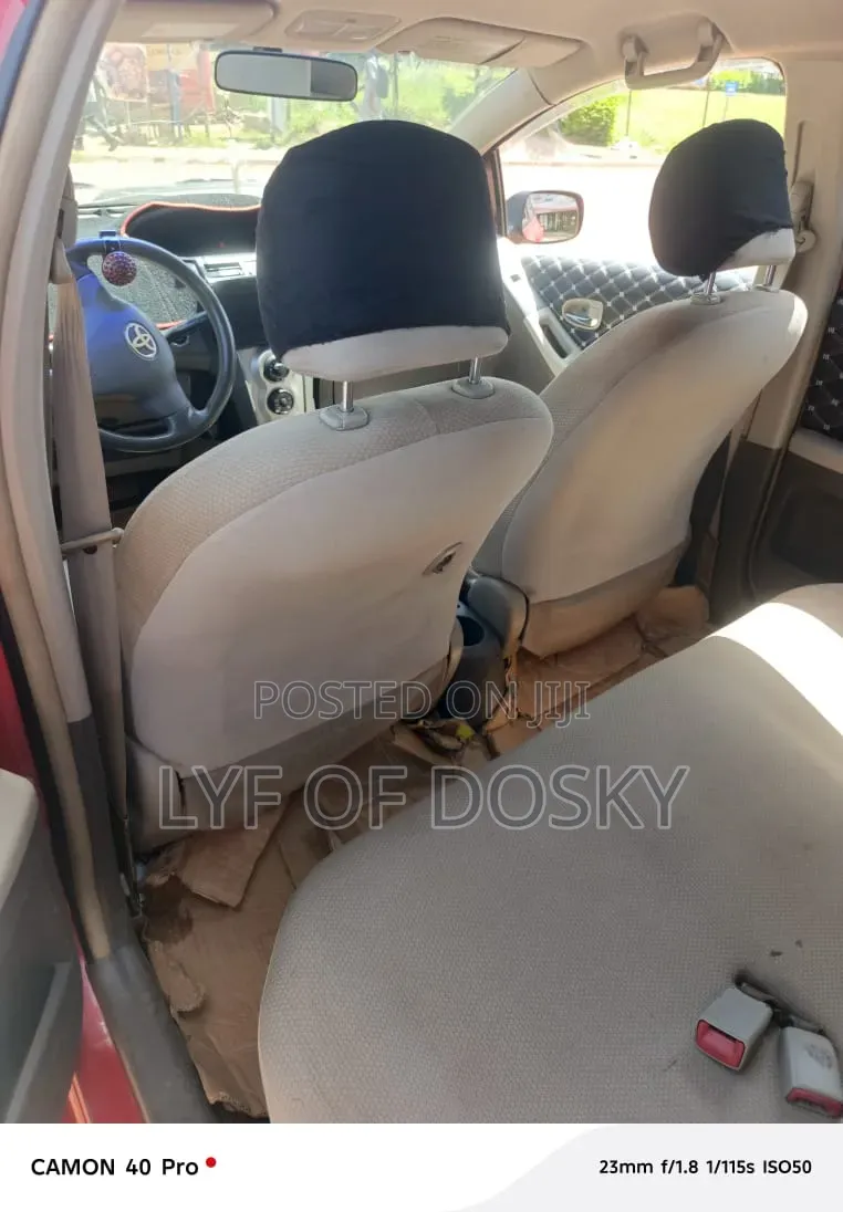 Toyota Vitz 2010 Red