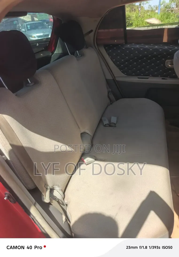 Toyota Vitz 2010 Red