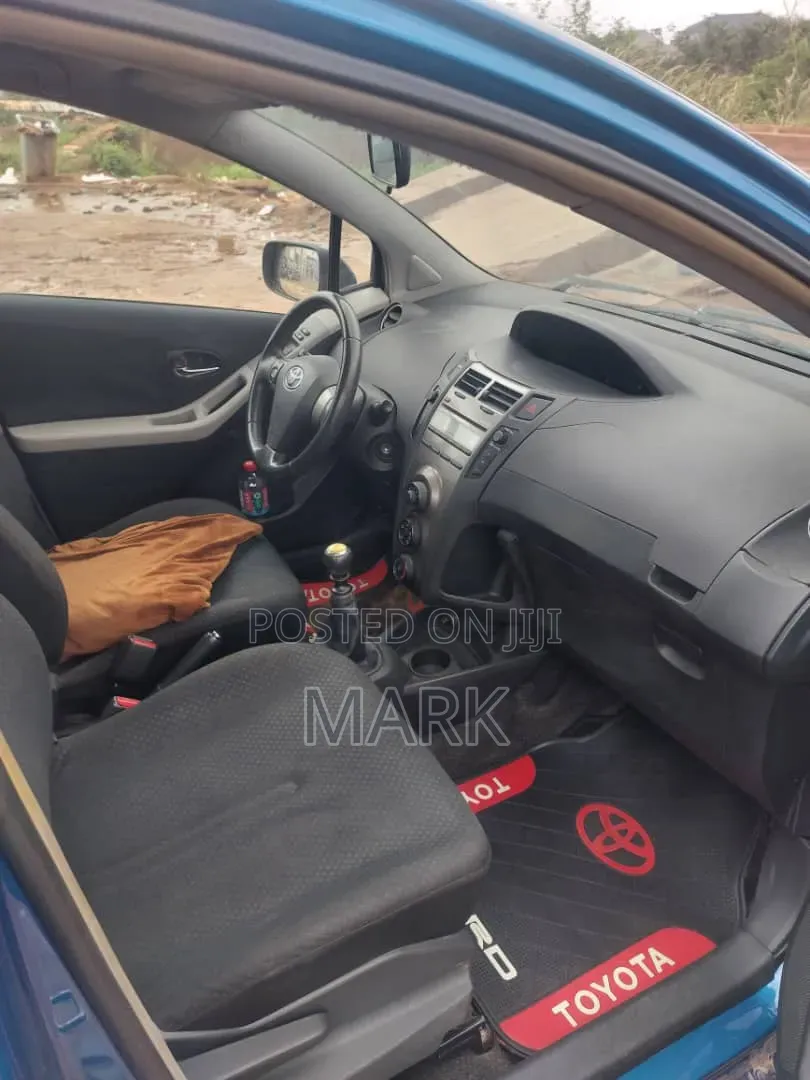 Toyota Yaris 2010 Blue