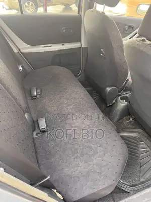 Toyota Vitz 1.3 FWD 5dr 2010 Silver