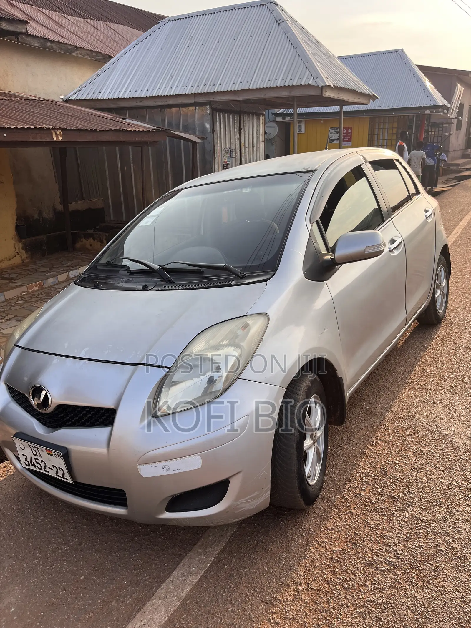 Toyota Vitz 1.3 FWD 5dr 2010 Silver