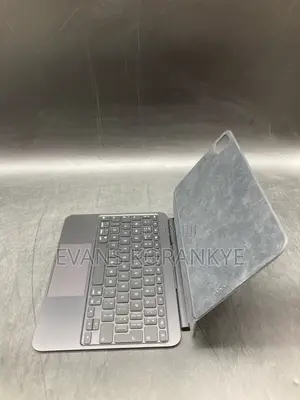 Slightly Uk Used M5 Apple Magic Keyboard for Sale