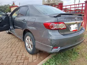 Toyota Corolla S 4dr Sedan (1.8L 4cyl 4A) 2013 Gray