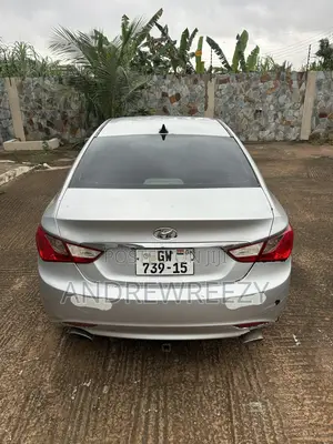 Hyundai Sonata SE 2.0T Sedan FWD (2.0L 4cyl 6A) 2011 Silver