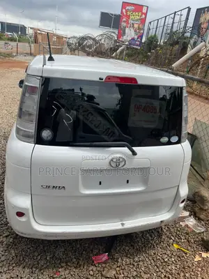 Toyota Sienta 2015 White
