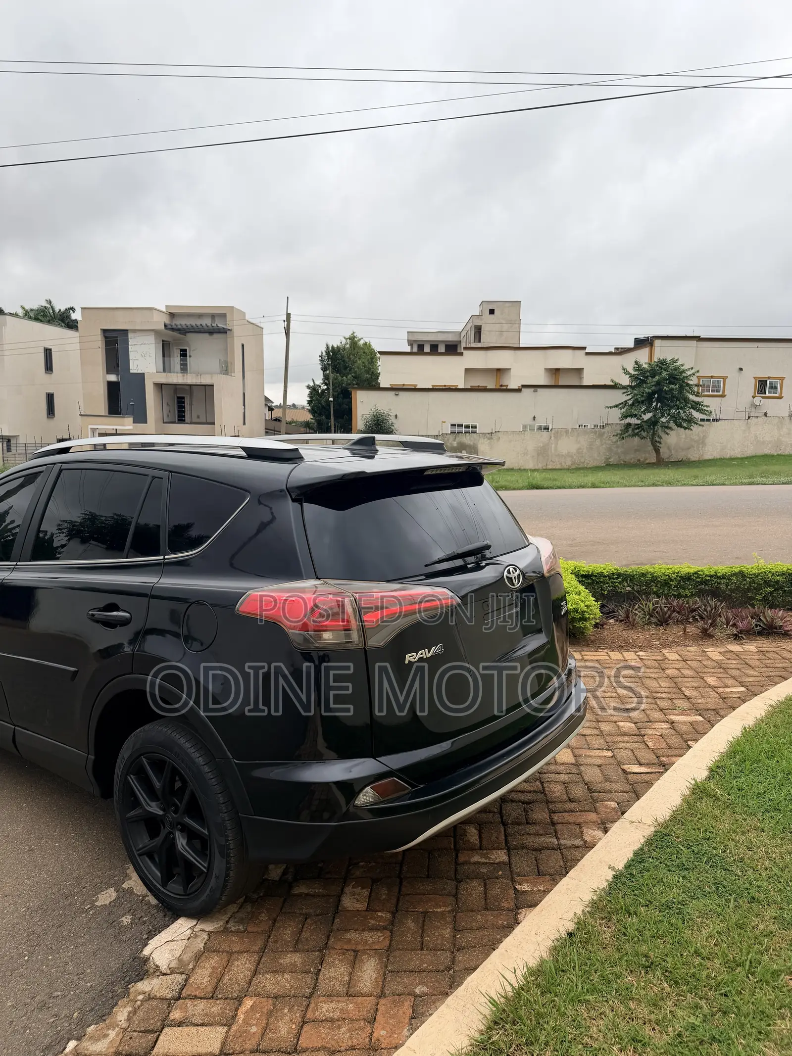 Toyota RAV4 XLE 4dr SUV AWD (2.5L 4cyl 6A) 2018 Black