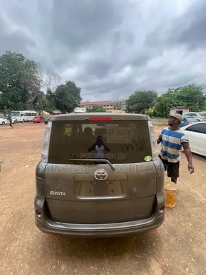 Toyota Sienta 2012 Gray