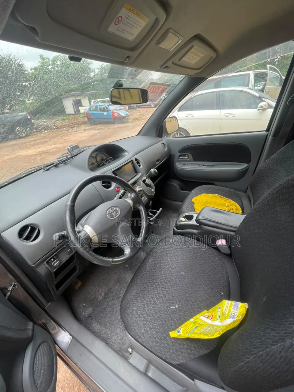 Toyota Sienta 2012 Gray