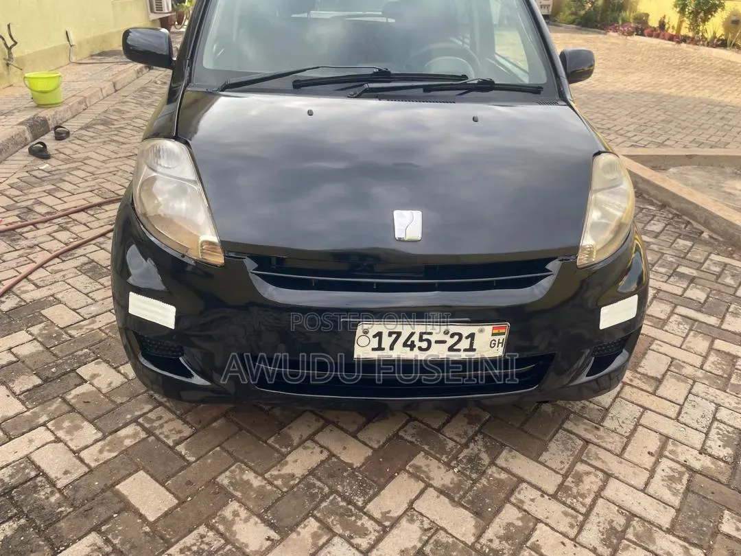 Toyota Passo 2010 Black