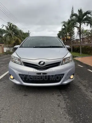 Toyota Vitz 1.3 FWD 3dr 2013 Silver