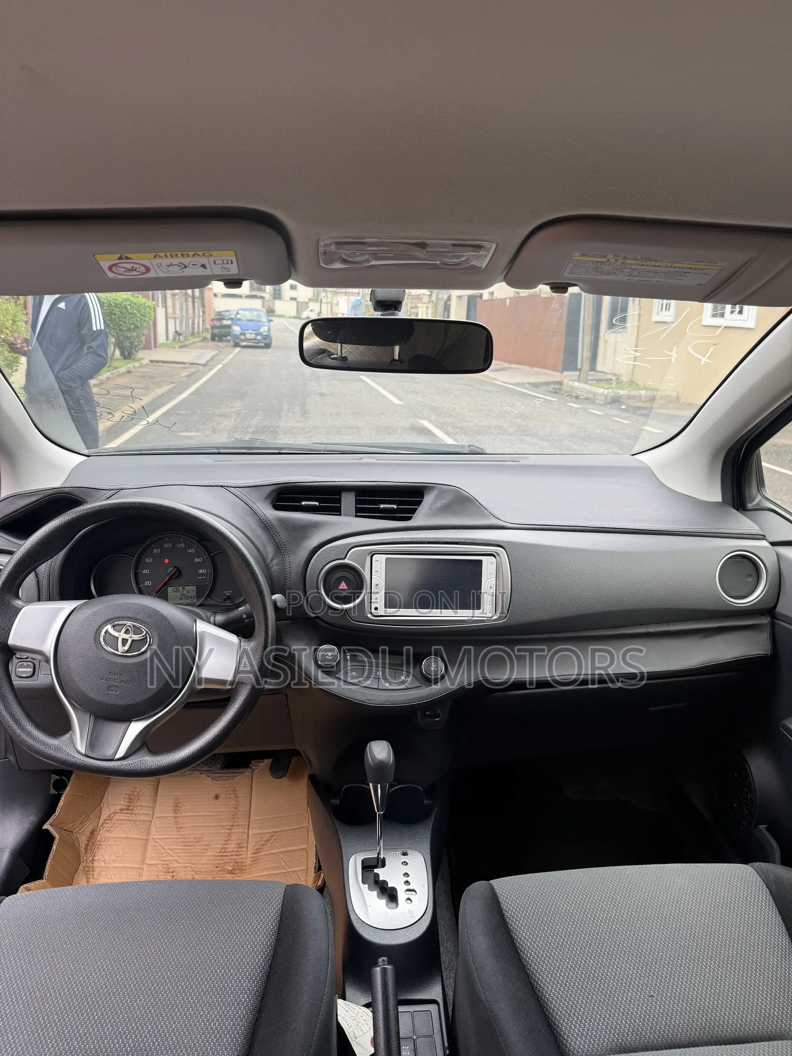 Toyota Vitz 1.3 FWD 3dr 2013 Silver