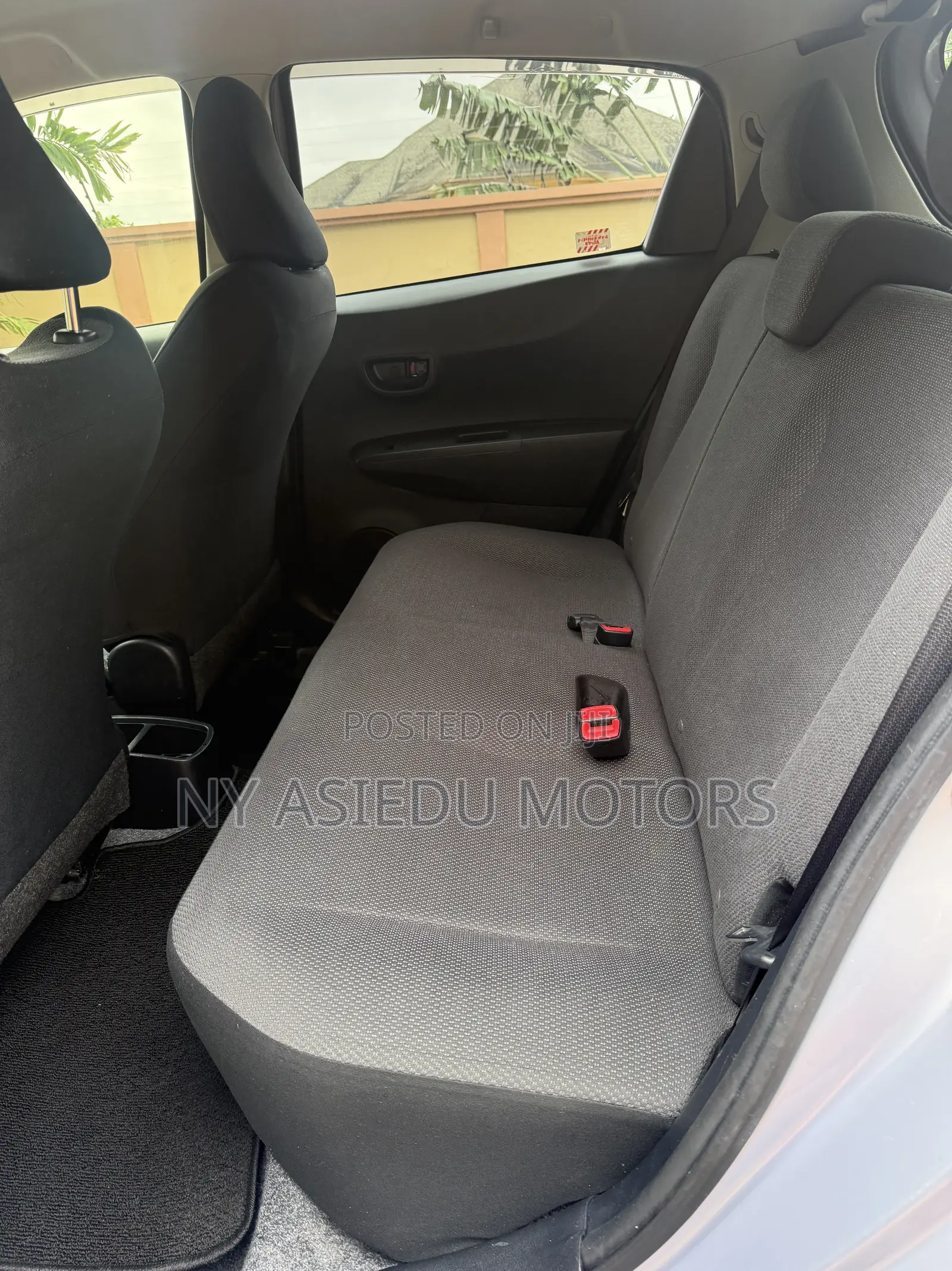 Toyota Vitz 1.3 FWD 3dr 2013 Silver