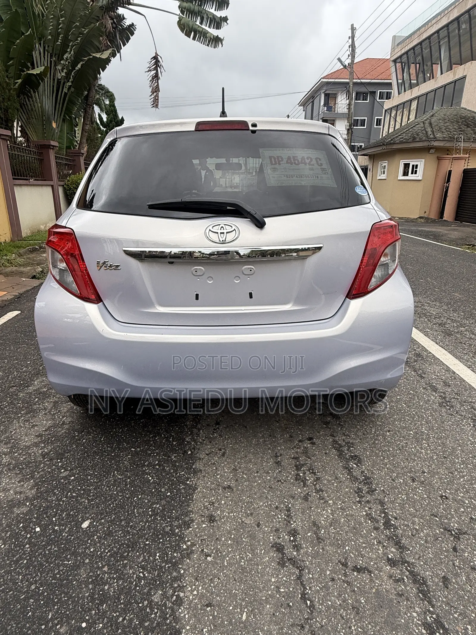 Toyota Vitz 1.3 FWD 3dr 2013 Silver