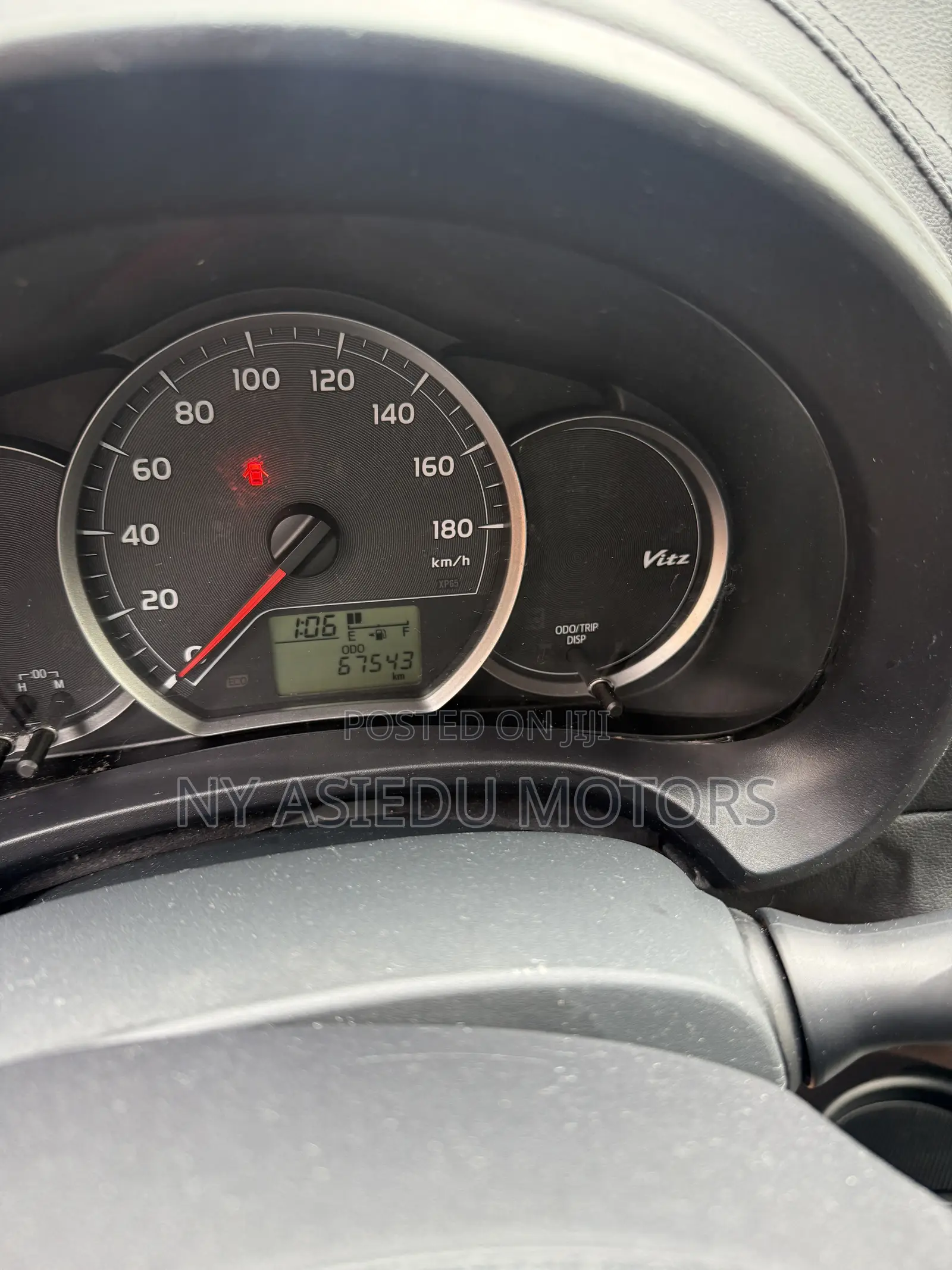 Toyota Vitz 1.3 FWD 3dr 2013 Silver