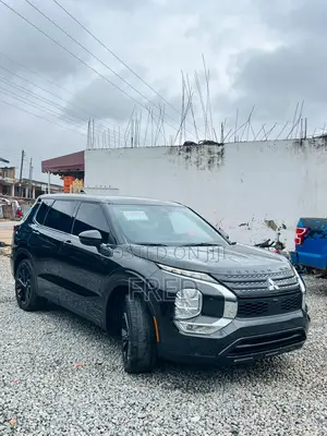Mitsubishi Outlander SE Launch Edition 2022 Black
