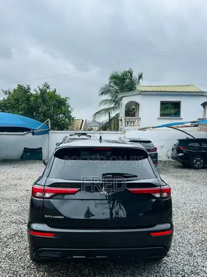 Mitsubishi Outlander SE Launch Edition 2022 Black