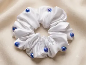Scrunchie by Dina