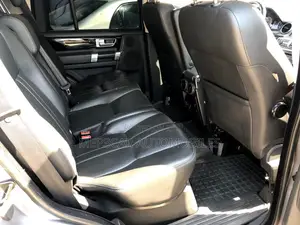 Land Rover Lr4 Base AWD 2013 Gray