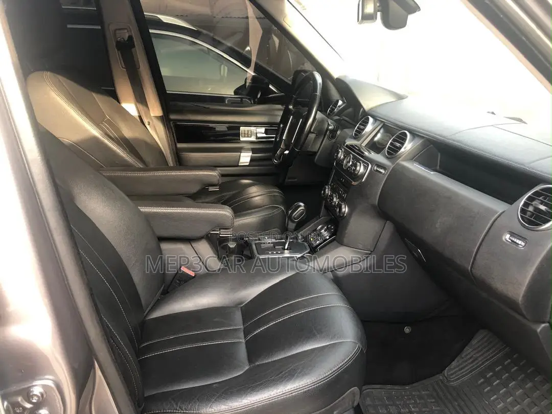 Land Rover Lr4 Base AWD 2013 Gray