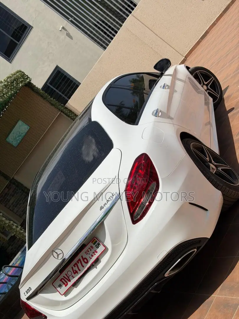 Mercedes-Benz C300 2016 White