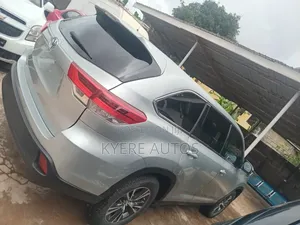 Toyota Highlander 2019 Silver