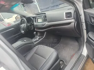 Toyota Highlander 2019 Silver