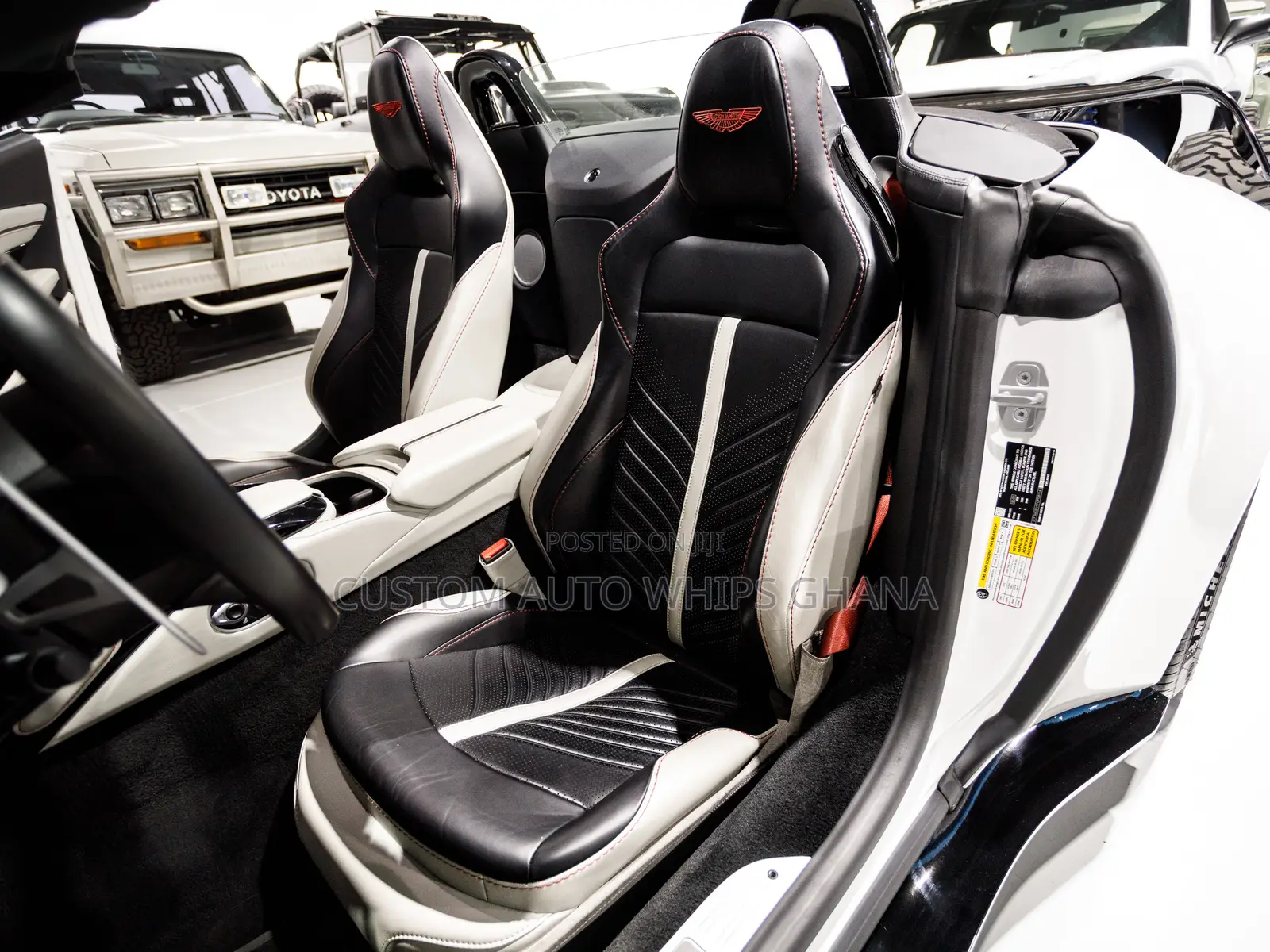 Aston Martin Vantage V12 Roadster 2023 White