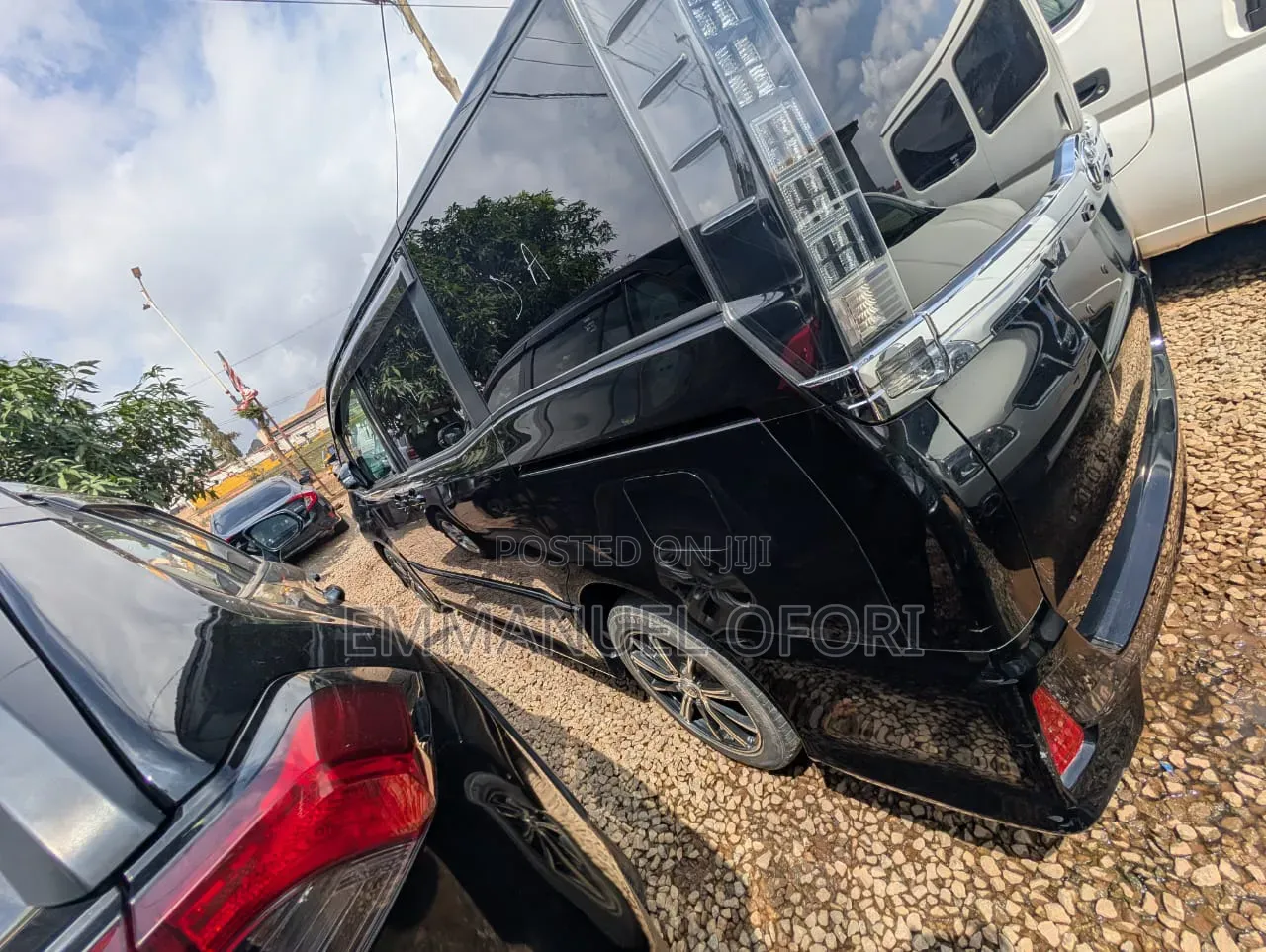 Toyota Voxy 2016 Black