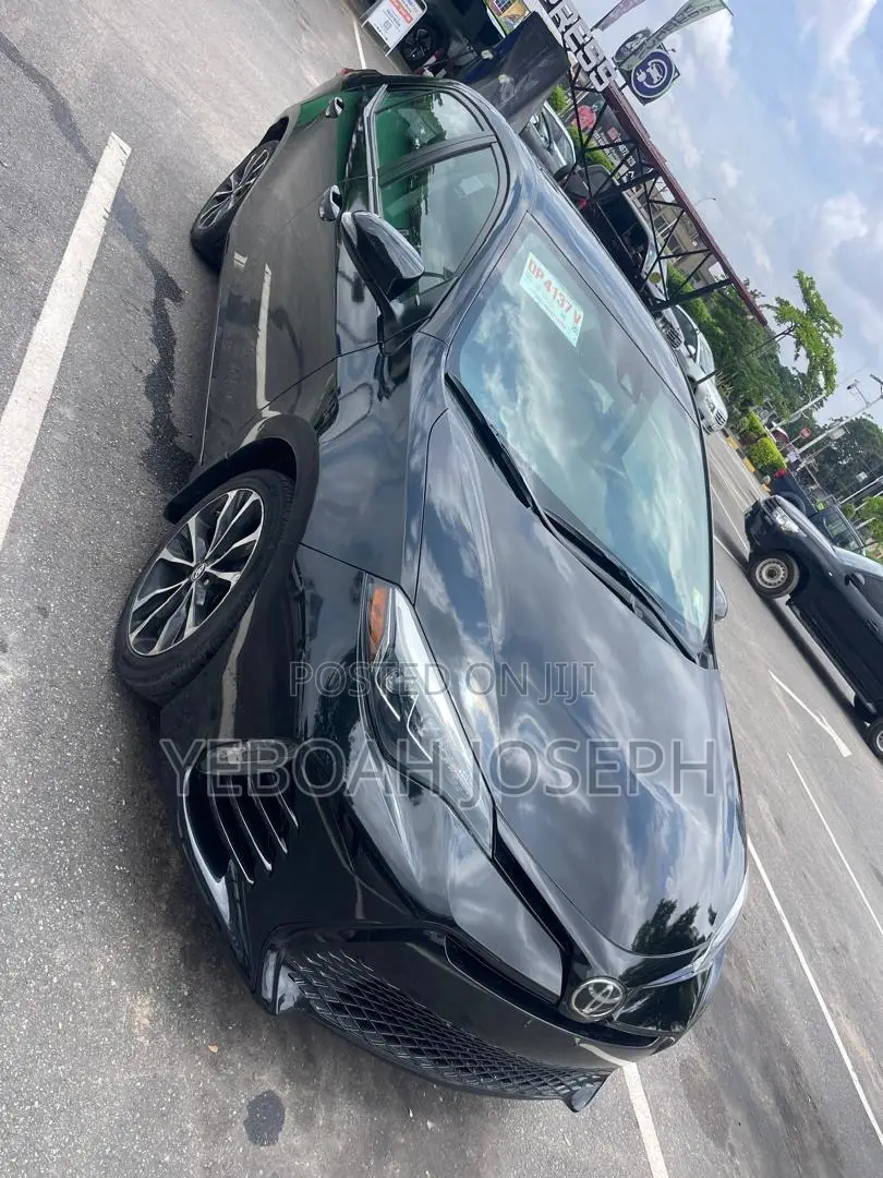 Toyota Corolla SE (1.8L 4cyl 6M) 2018 Black