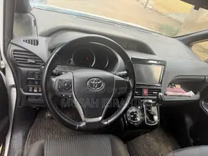 Toyota Voxy V 2WD 7-Seater 2016 White