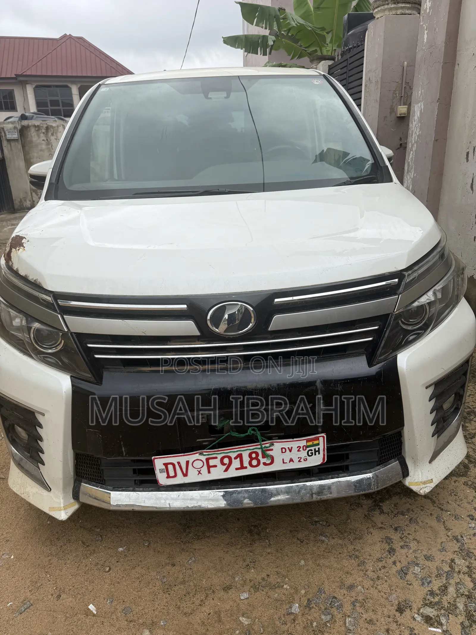 Toyota Voxy V 2WD 7-Seater 2016 White