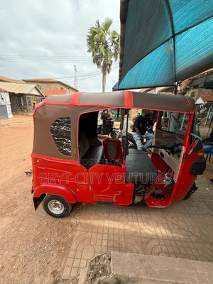 Bajaj RE 2025 Red