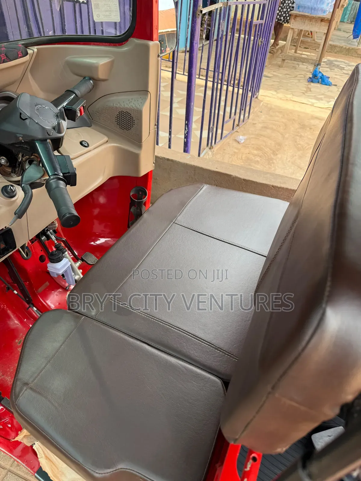Bajaj RE 2025 Red