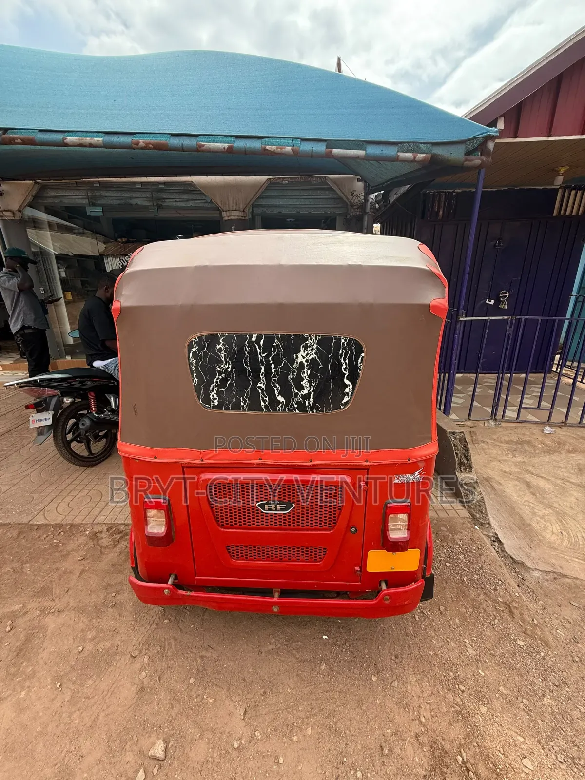 Bajaj RE 2025 Red