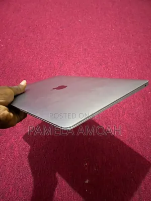 Laptop Apple MacBook Pro 2020 8GB Intel HDD 512GB