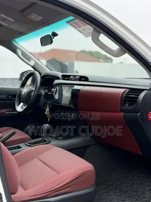Toyota Hilux 2019 White
