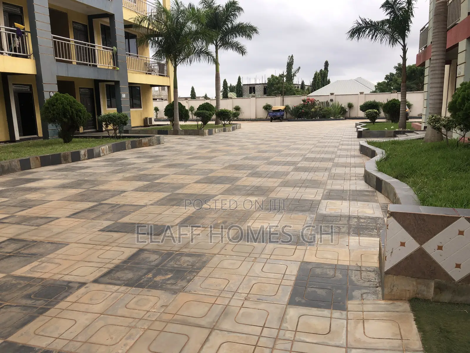 2bdrm Apartment in Elaffhomesgh, School Junction for rent