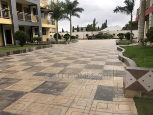 2bdrm Apartment in Elaffhomesgh, School Junction for rent