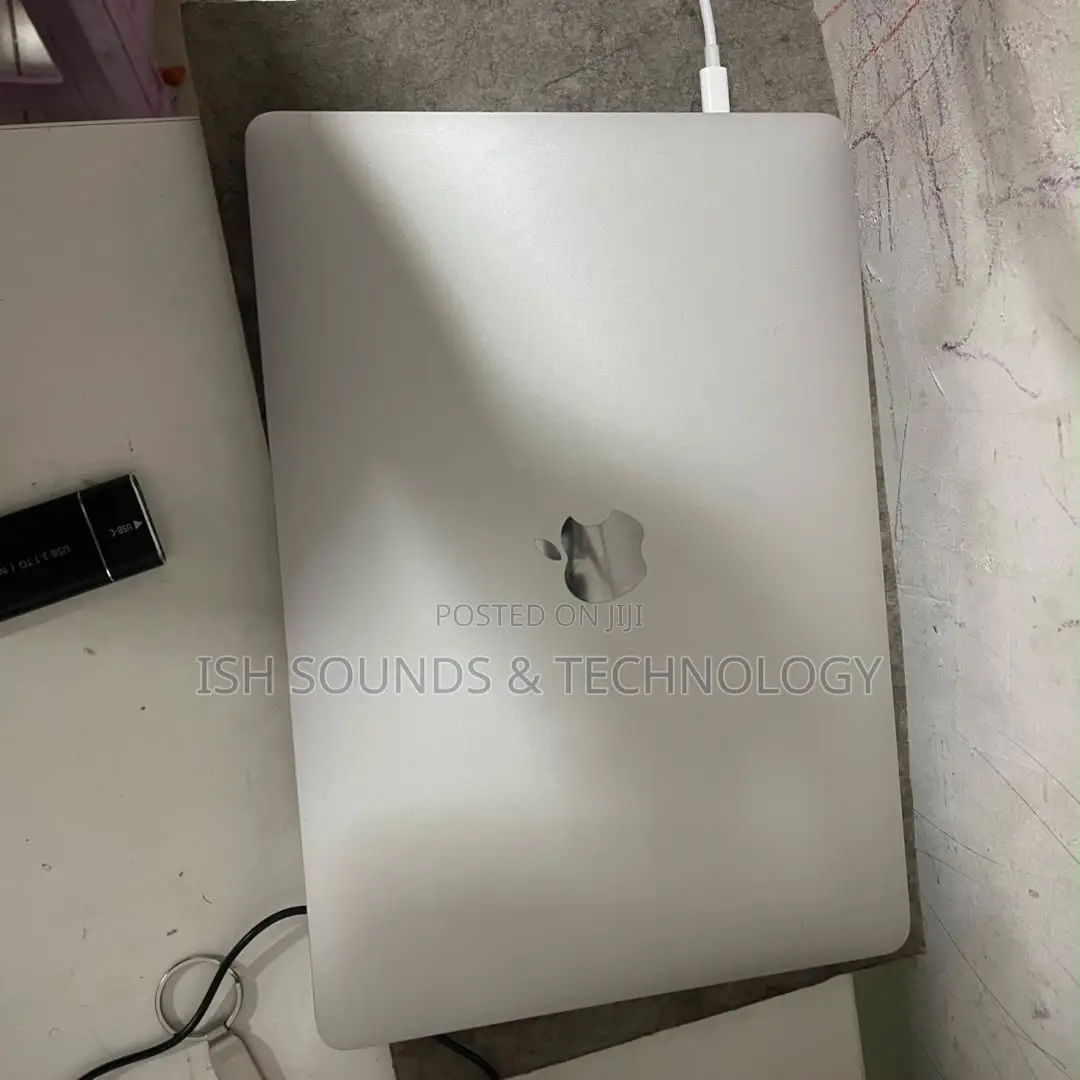 Laptop Apple MacBook Pro 2020 16GB Intel Core i7 SSD 512GB