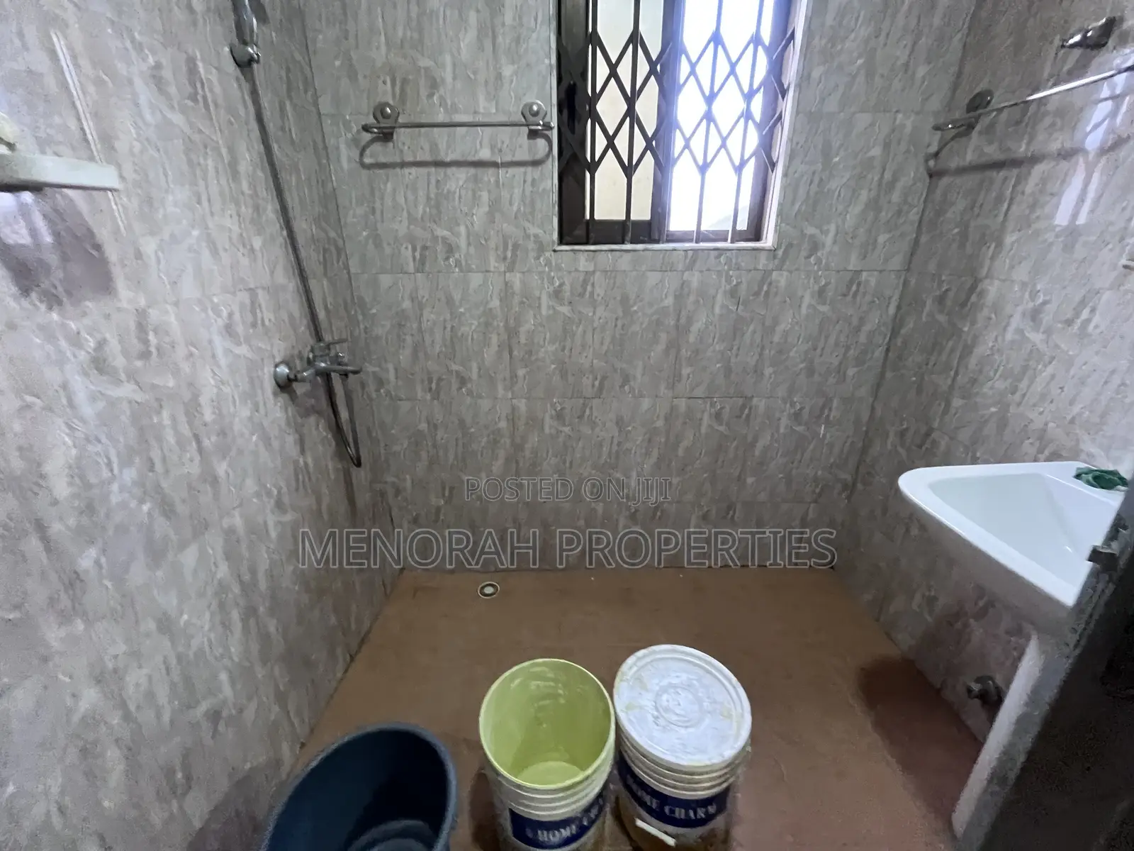 2bdrm Apartment in Adenta Amrahia for rent