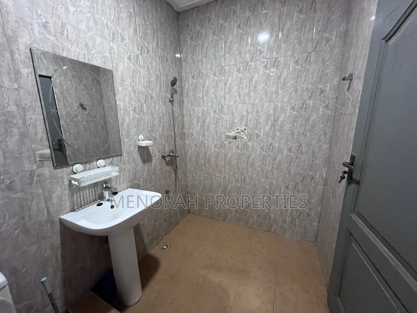 2bdrm Apartment in Adenta Amrahia for rent