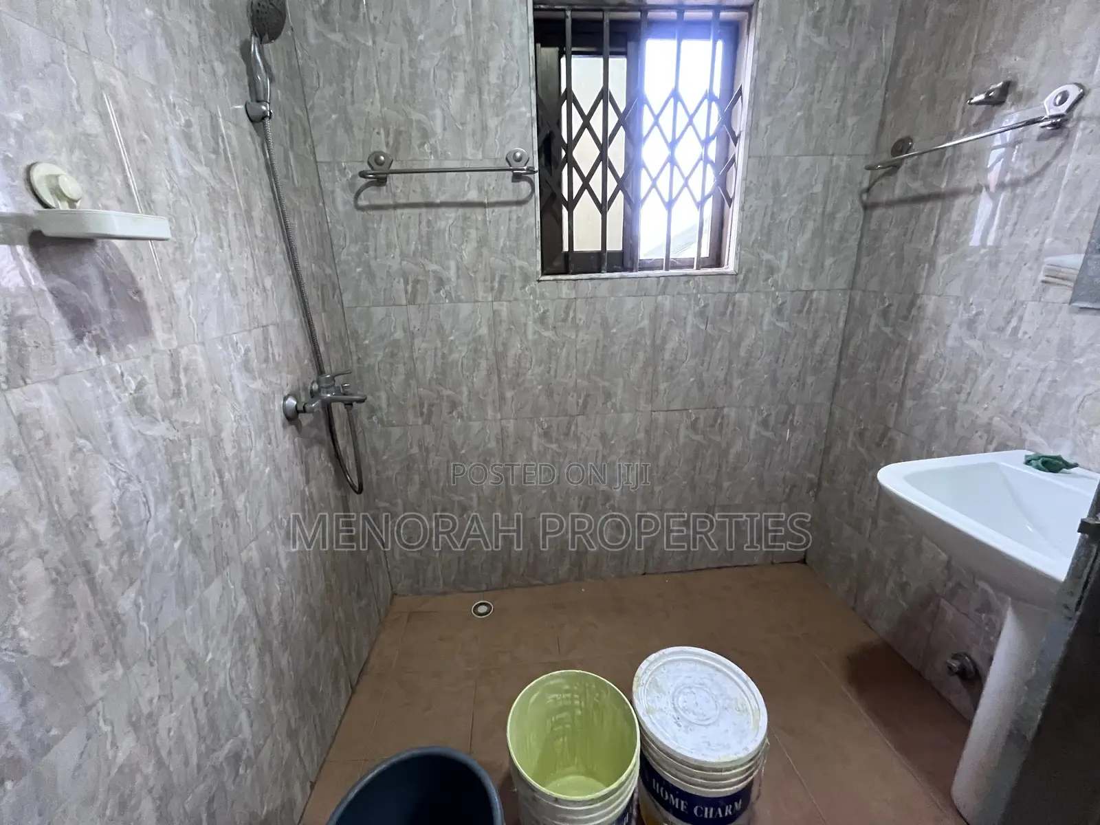 2bdrm Apartment in Adenta Amrahia for rent