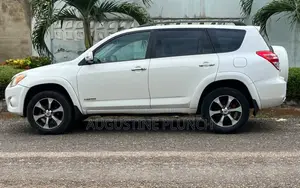 Toyota RAV4 2010 White