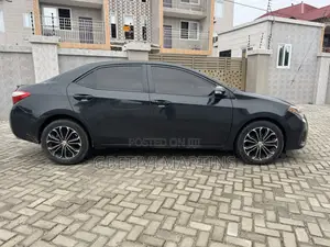 Toyota Corolla 2015 Black